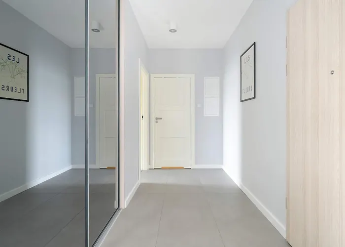 Stylish For 4 People With Parking In By Renters דירה