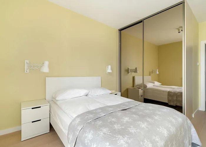 شقة Stylish For 4 People With Parking In By Renters بوزنان