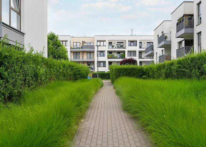 شقة Stylish For 4 People With Parking In By Renters